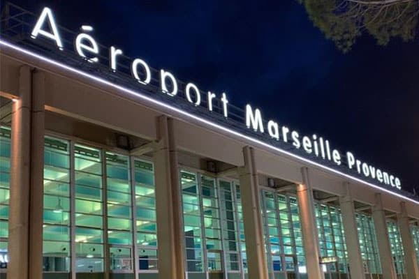 Transport taxi au départ de l'Aéroport Marseille Provence - Accueil Taxi Forcalquier Transport taxi au départ de l'Aéroport Marseille Provence - Accueil Taxi Forcalquier